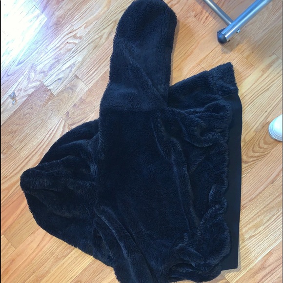 Black fur coat - Picture 4 of 4